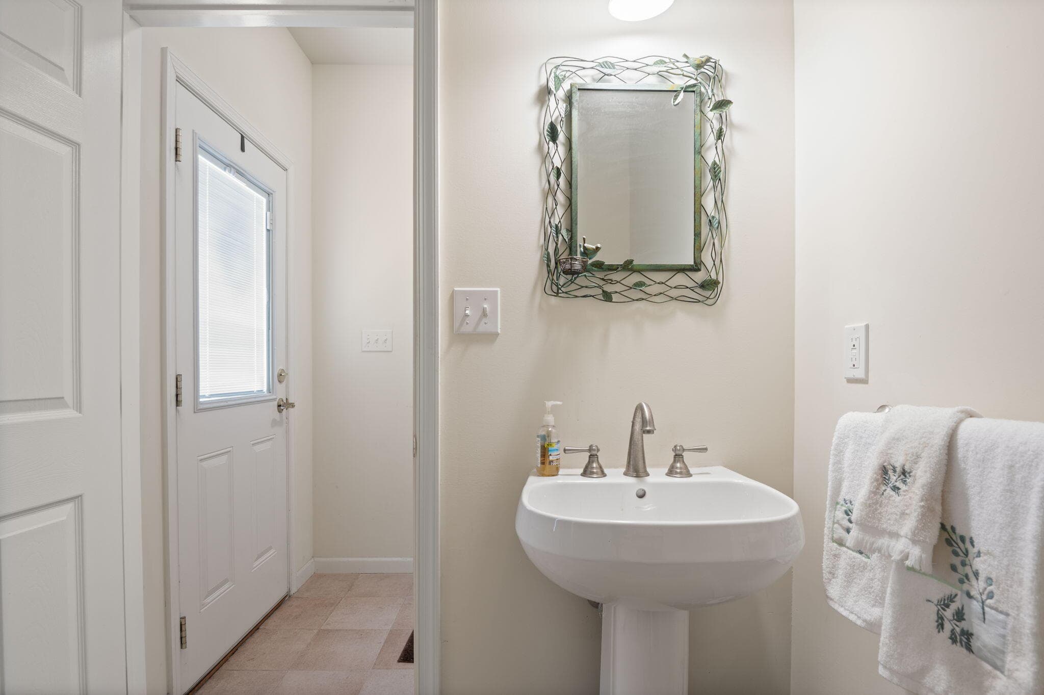 Foyer bathroom-additional view - 8 Kickapoo Drive, Hazle Township, PA 18202, Hazle Township