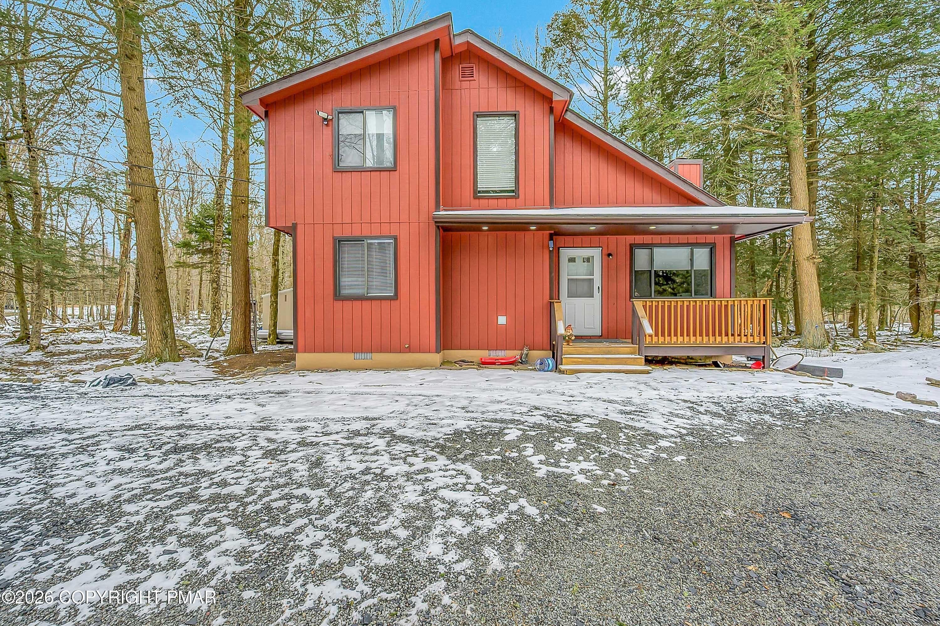 1027 Valley Road, Newfoundland, PA 18445