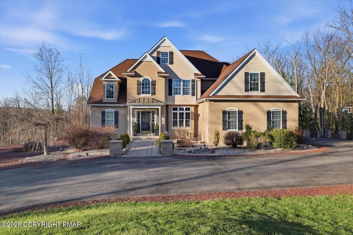 389 Joanne Court, Bartonsville, PA 18321