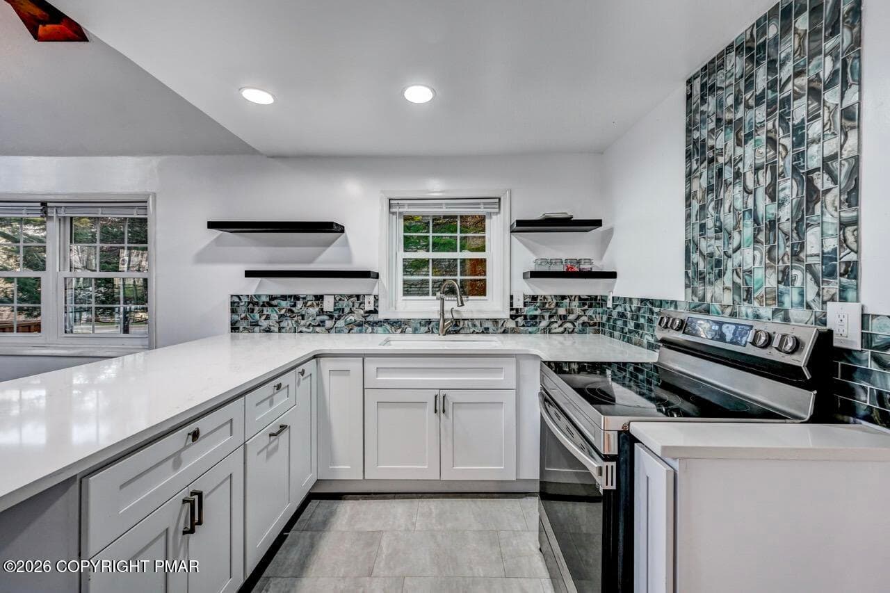 Extra Space and Cabinets - 7550 Eagle Rock Drive, Tobyhanna, PA 18466, Tobyhanna