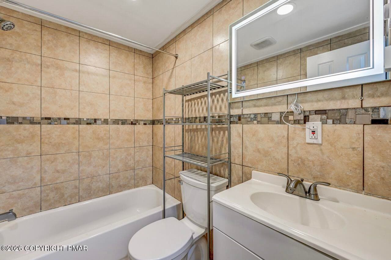 First Floor Full Bathroom - 7550 Eagle Rock Drive, Tobyhanna, PA 18466, Tobyhanna