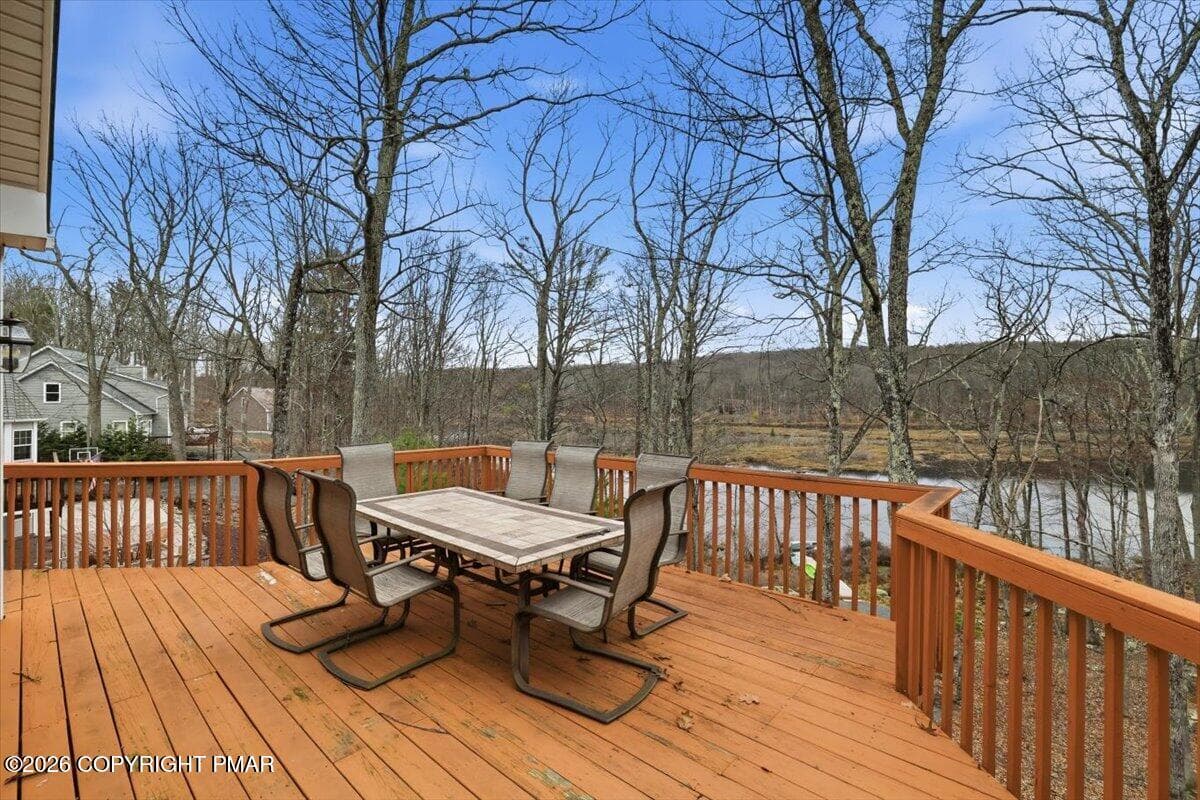 Deck - 290 W Lakeview Road, Lackawaxen, PA 18435, Lackawaxen