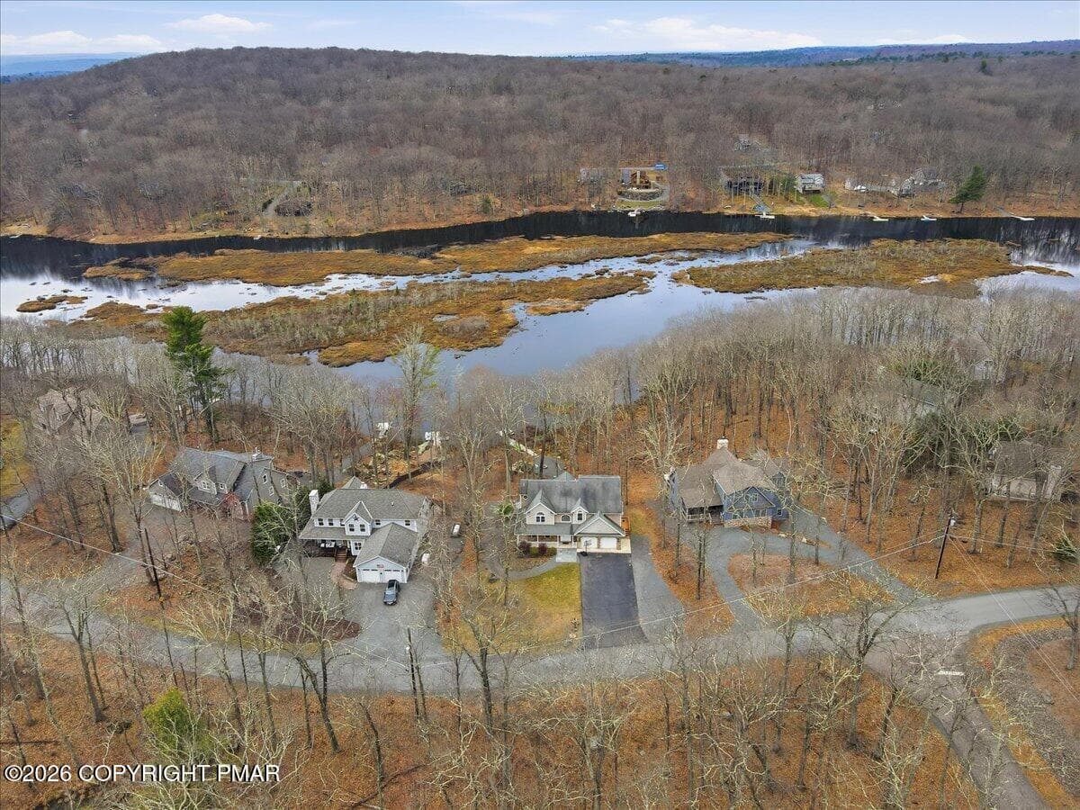 Lake - 290 W Lakeview Road, Lackawaxen, PA 18435, Lackawaxen