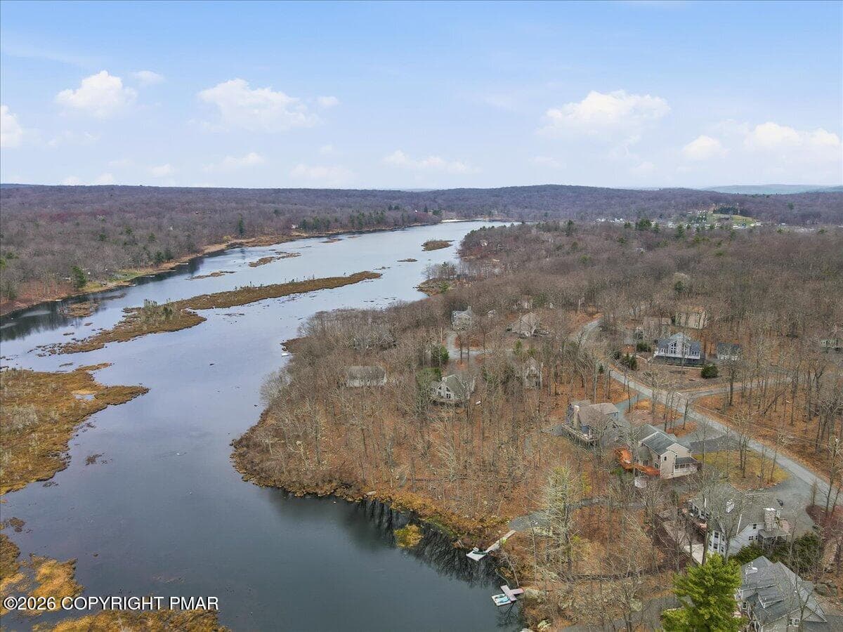 Lake - 290 W Lakeview Road, Lackawaxen, PA 18435, Lackawaxen