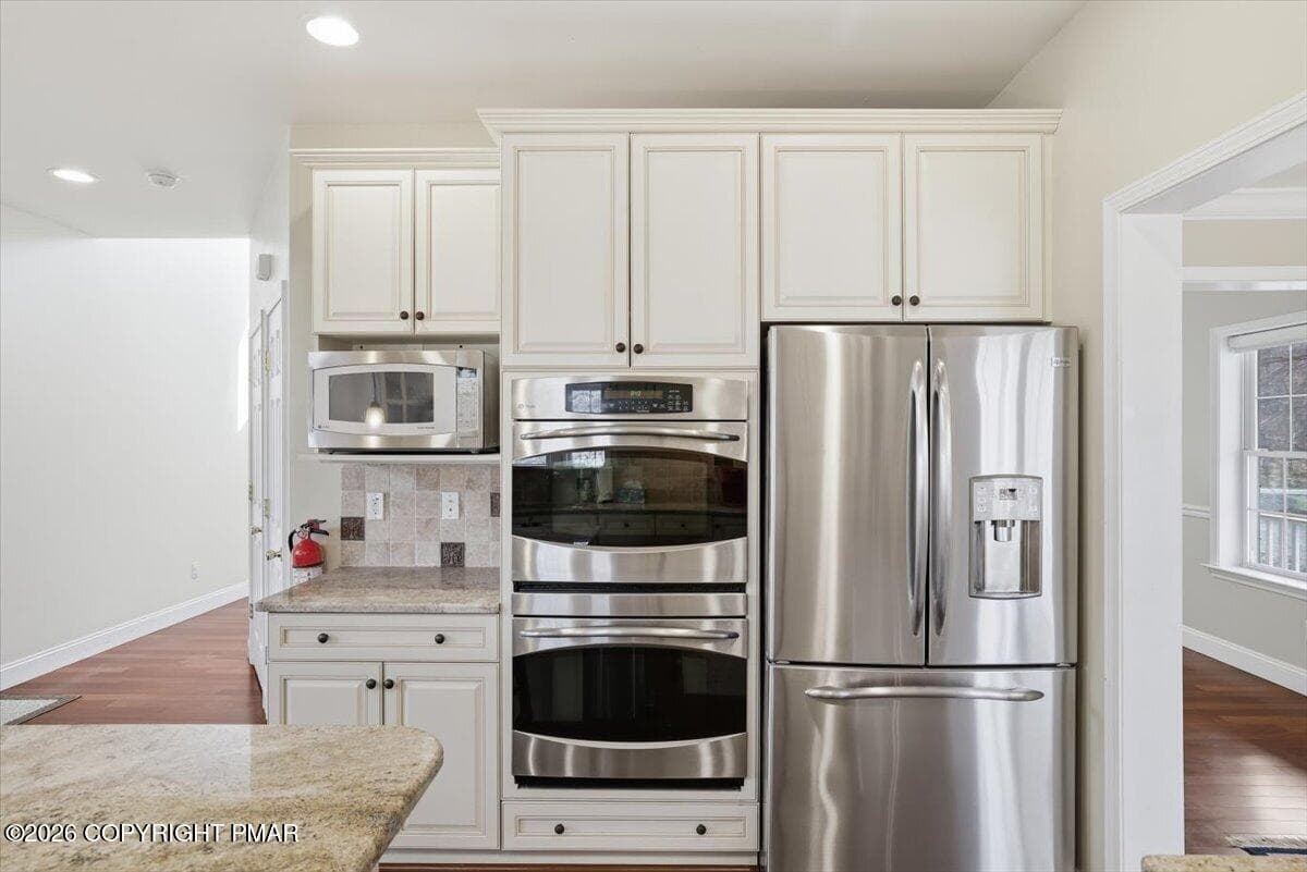 Kitchen - 290 W Lakeview Road, Lackawaxen, PA 18435, Lackawaxen