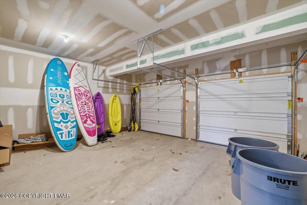 Garage - 290 W Lakeview Road, Lackawaxen, PA 18435, Lackawaxen