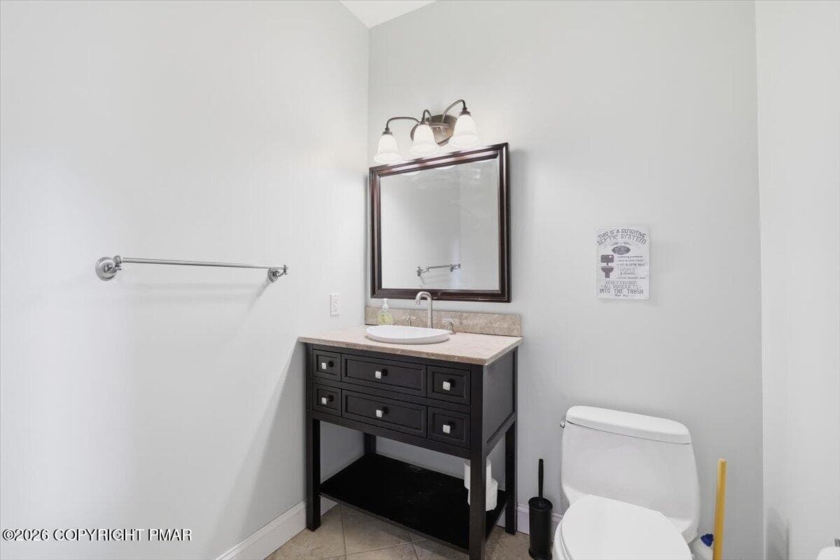 Powder Room - 290 W Lakeview Road, Lackawaxen, PA 18435, Lackawaxen