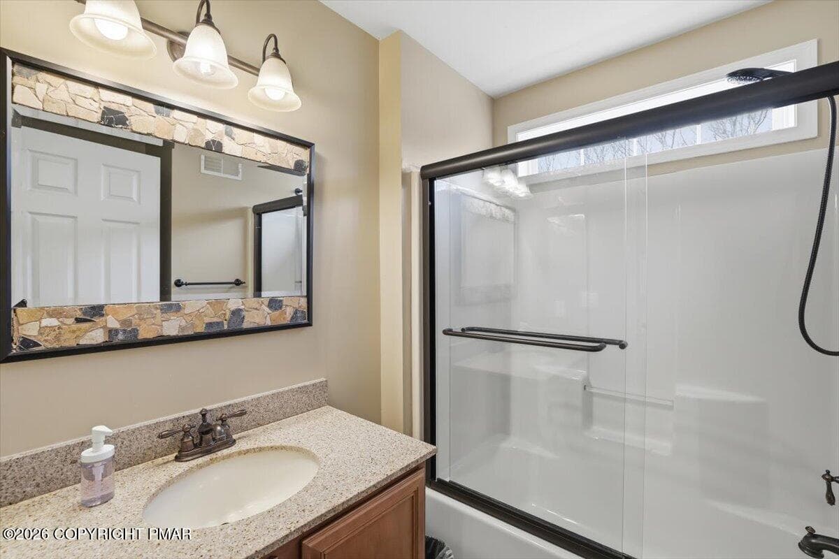 Full Bath - 290 W Lakeview Road, Lackawaxen, PA 18435, Lackawaxen