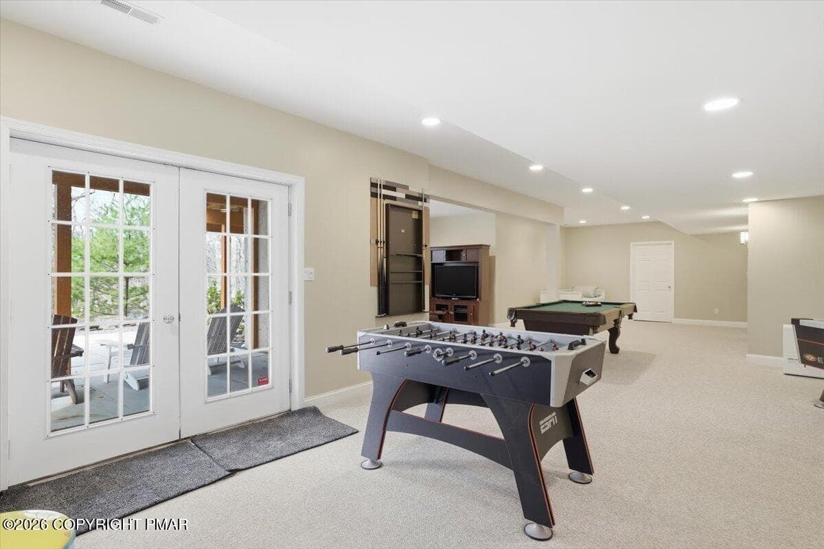 Recreation room - 290 W Lakeview Road, Lackawaxen, PA 18435, Lackawaxen