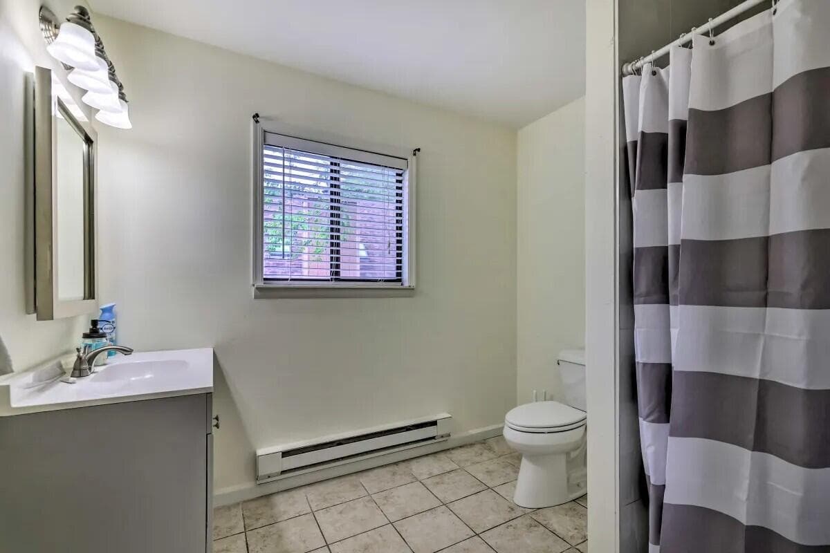 Country Pl Bathroom 1 - 542 Country Place Drive, Tobyhanna, PA 18466, Tobyhanna