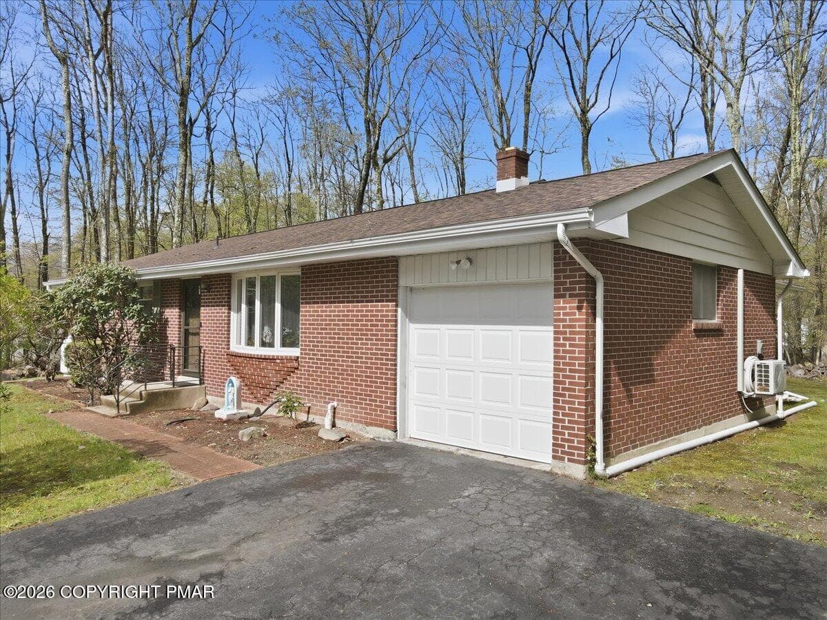 77-062_dji_fly_20260430_102242_925_17775 - 345 Laurel Lake Road, Bartonsville, PA 18321, Bartonsville