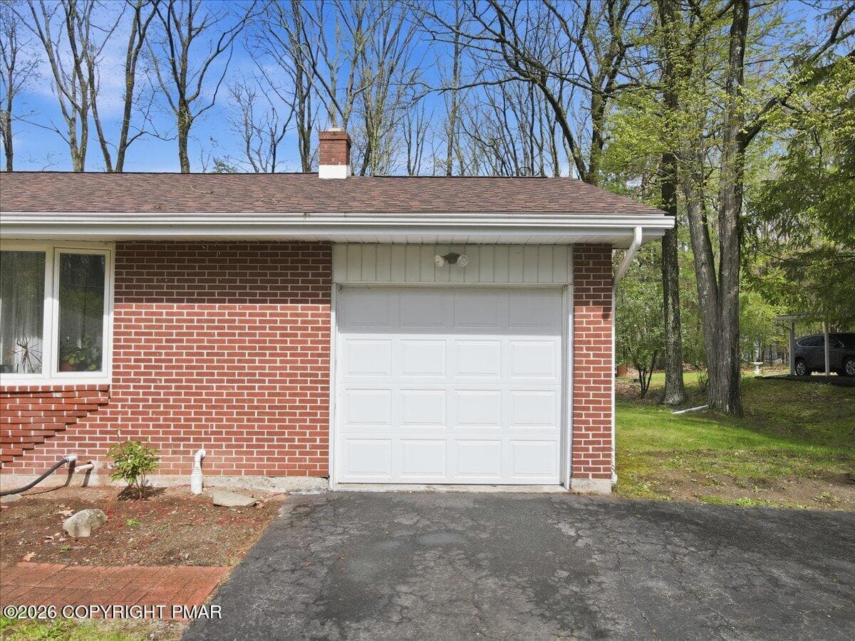 78-063_dji_fly_20260430_102258_926_17775 - 345 Laurel Lake Road, Bartonsville, PA 18321, Bartonsville