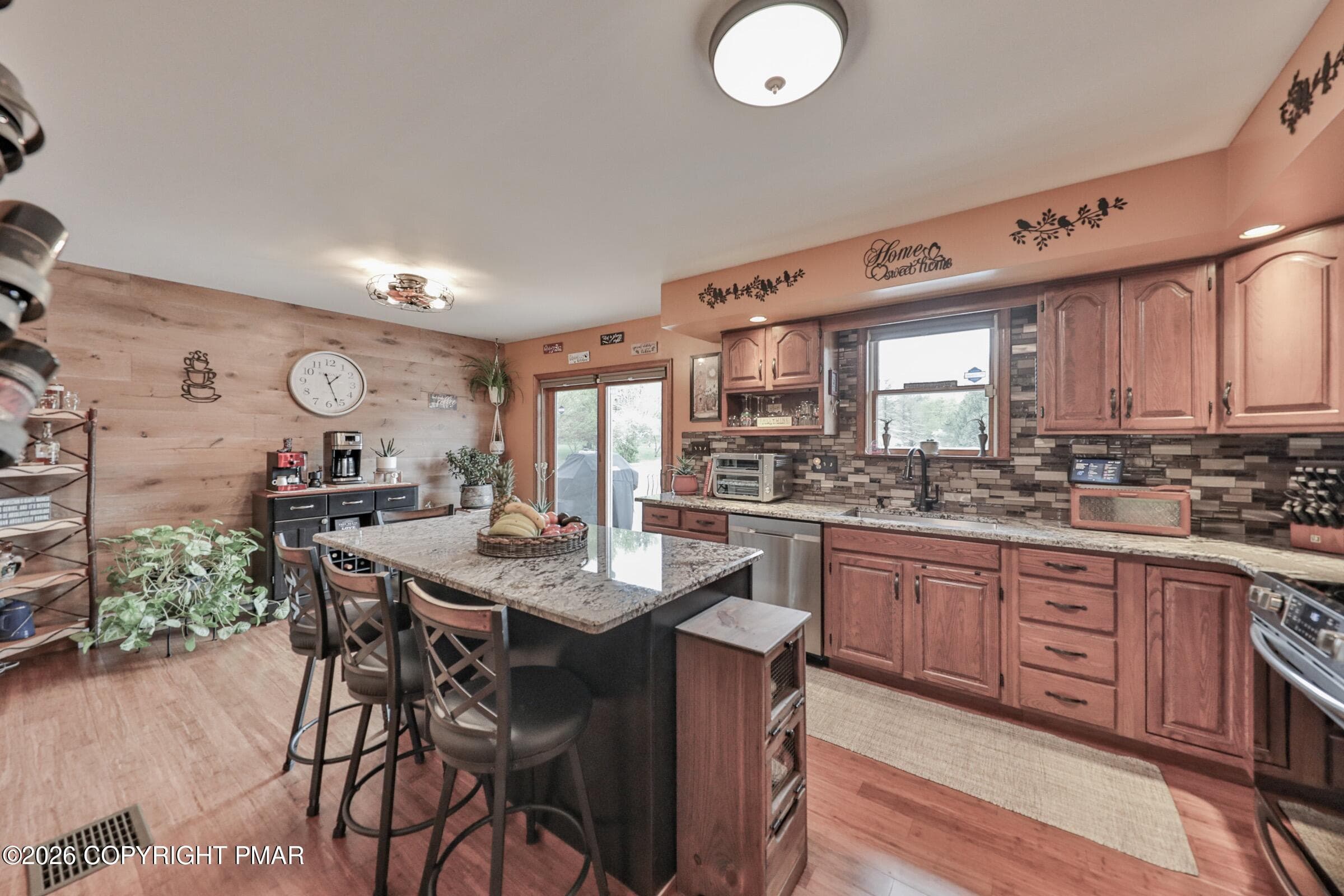 Kitchen island - 1040 Stagecoach Road W, Lehighton, PA 18235, Lehighton