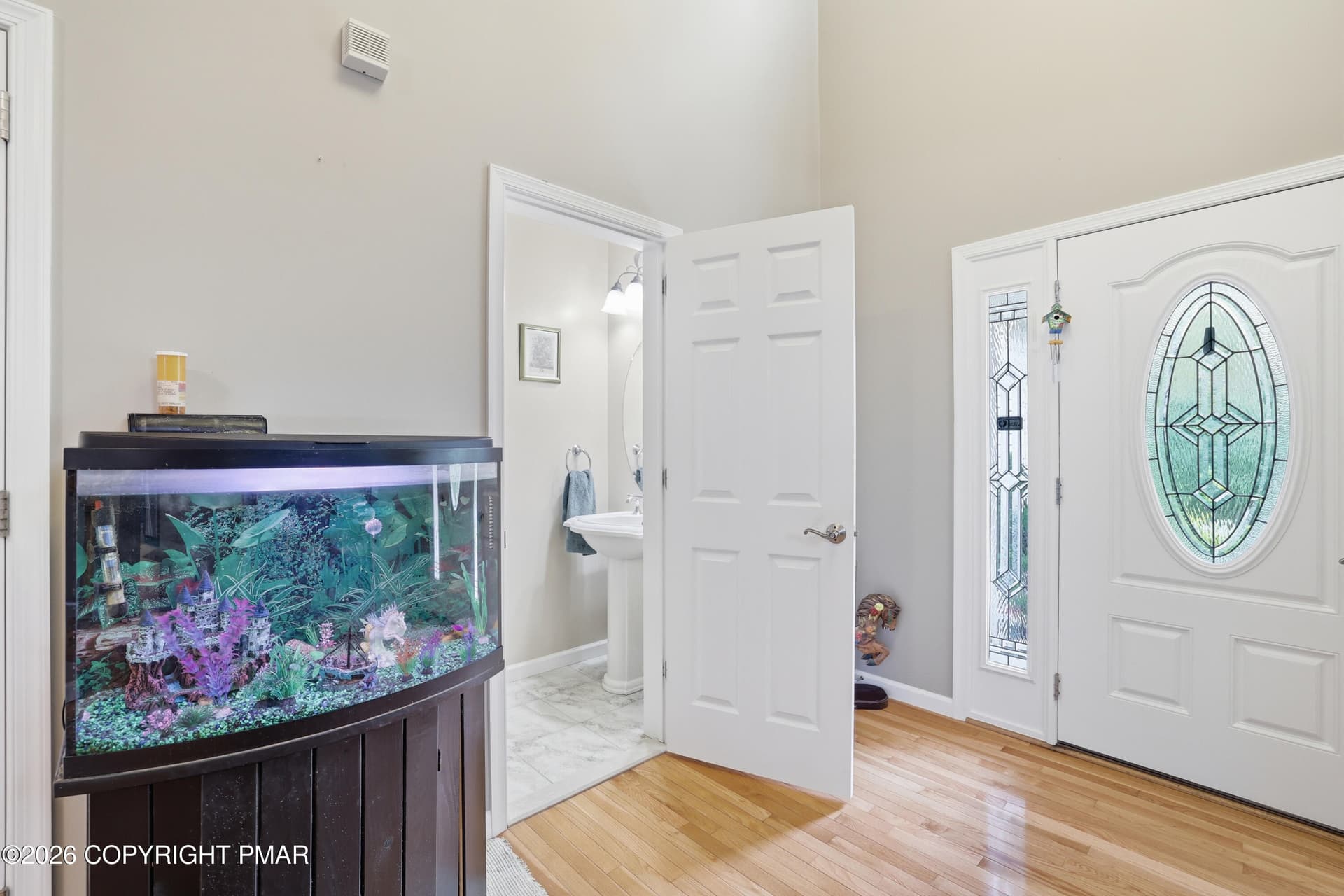 Powder room - 1323 Crossing Lane, Stroudsburg, PA 18360