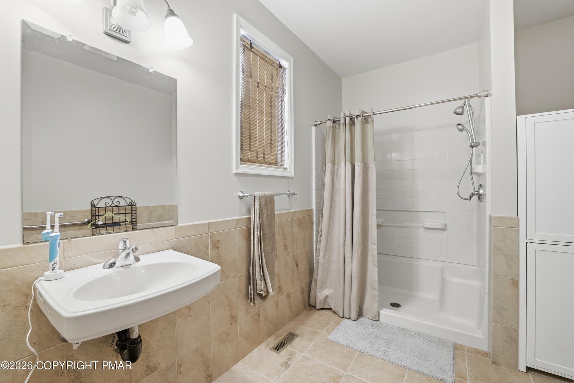 Accessible Bathroom - 1323 Crossing Lane, Stroudsburg, PA 18360