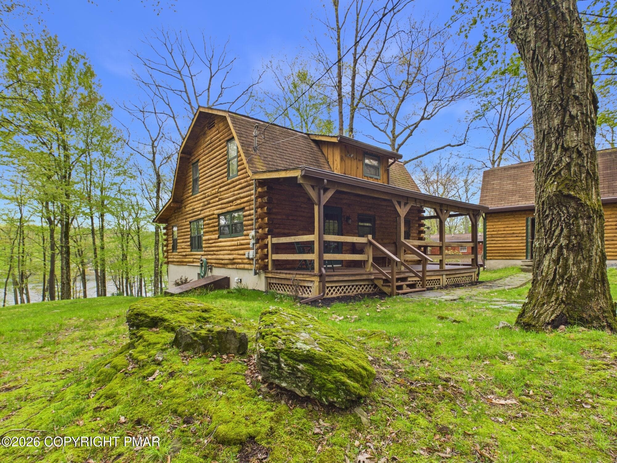 69 E Shore Drive, Hawley, PA 18428