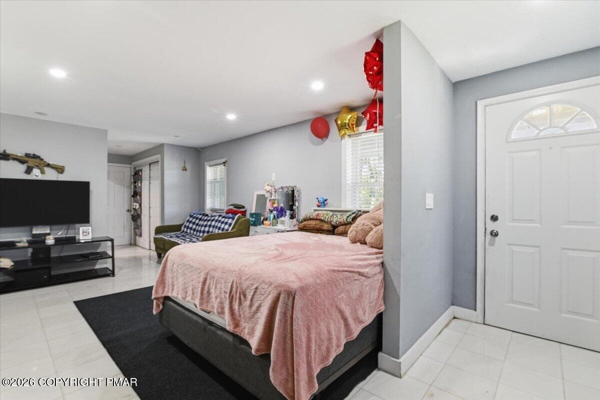 Entry/ Bedroom - 122 Cross Road, Saylorsburg, PA 18353, Saylorsburg