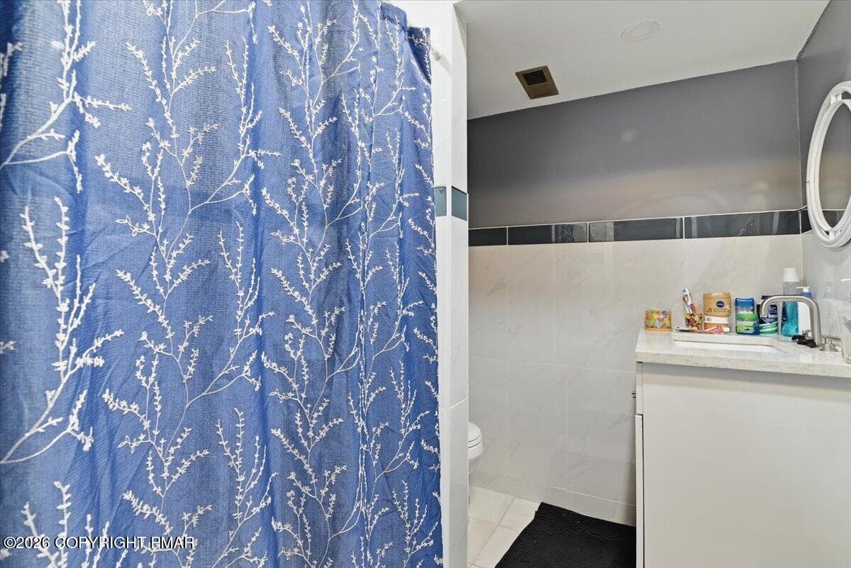 Full Bath - 122 Cross Road, Saylorsburg, PA 18353, Saylorsburg