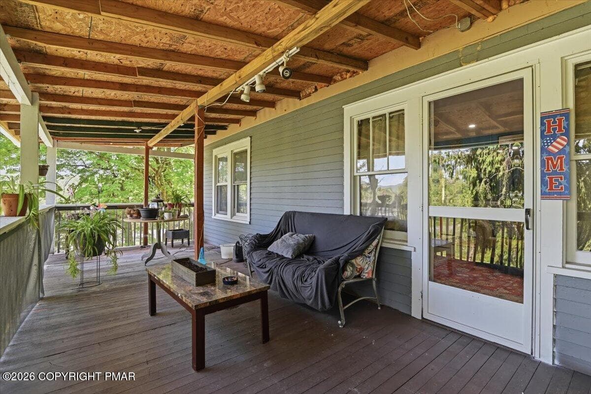 Upper Level Porch - 122 Cross Road, Saylorsburg, PA 18353, Saylorsburg