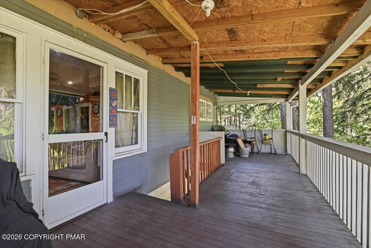 Upper Level Porch - 122 Cross Road, Saylorsburg, PA 18353, Saylorsburg