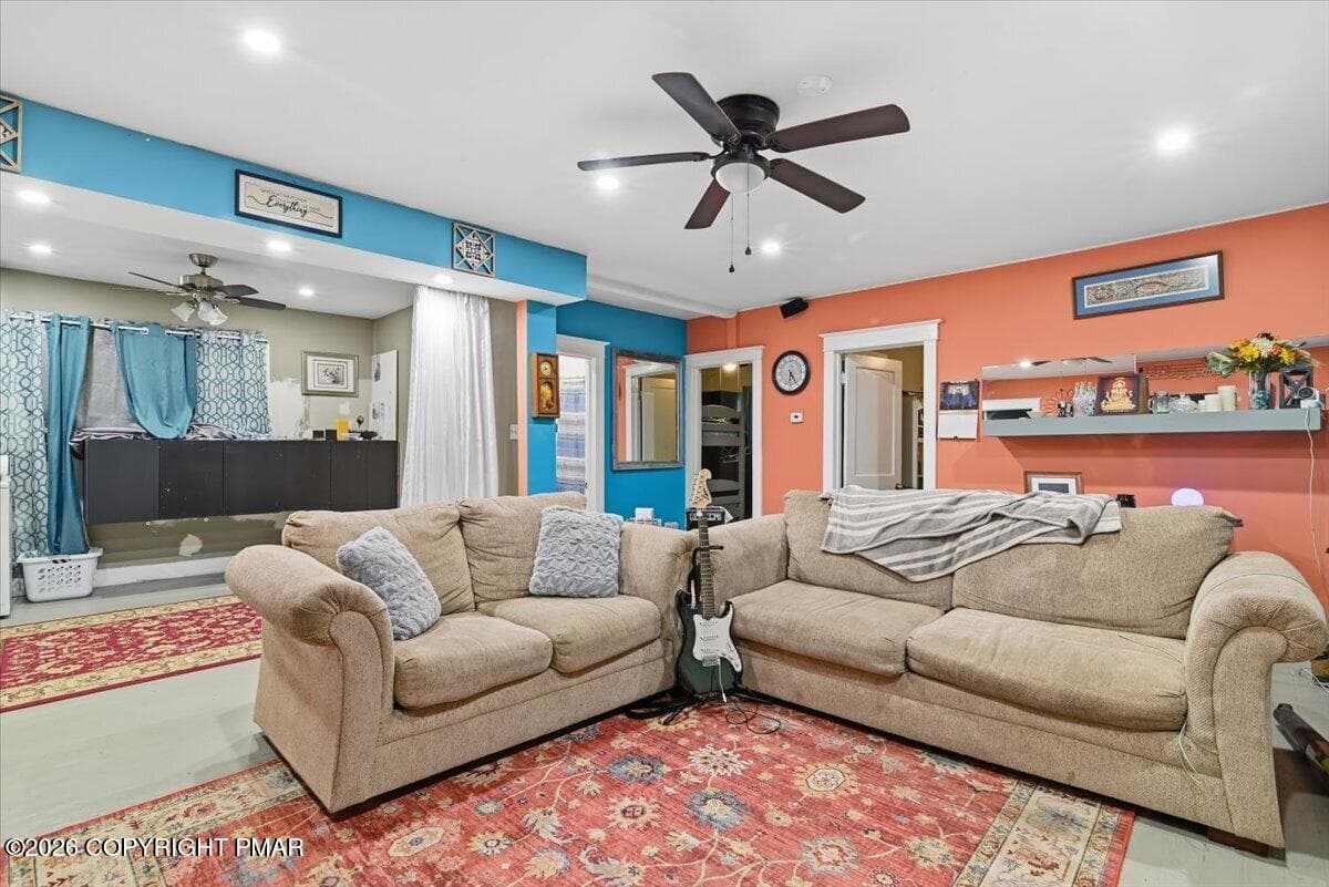 Living Room - 122 Cross Road, Saylorsburg, PA 18353, Saylorsburg