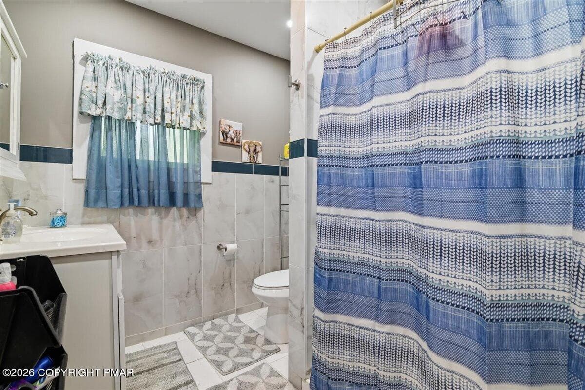 Full Bath - 122 Cross Road, Saylorsburg, PA 18353, Saylorsburg