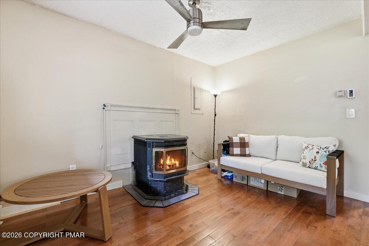 Main Floor Living Room - 644 Cayuga Drive, Tobyhanna, PA 18466
