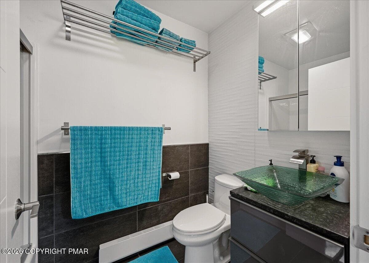 Primary Bath - 502 San Marco Court, Henryville, PA 18332, Henryville