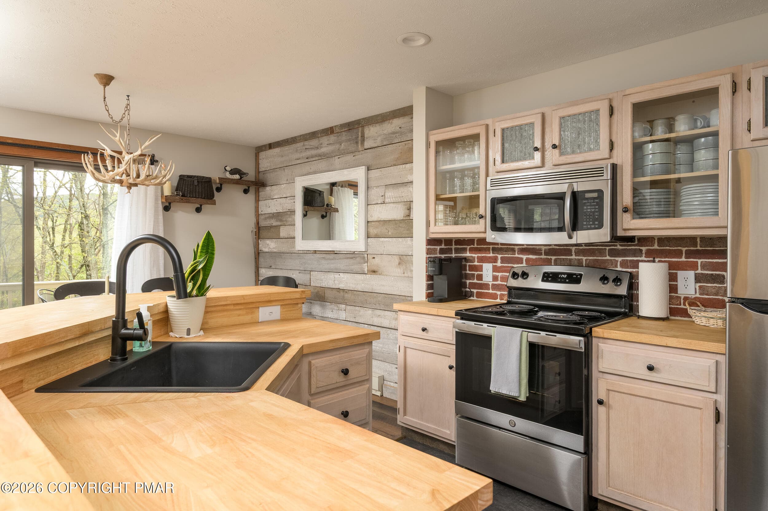 416-hickory-28-kitchen-butcher-block - 416 Hickory Drive, Tannersville, PA 18372, Tannersville