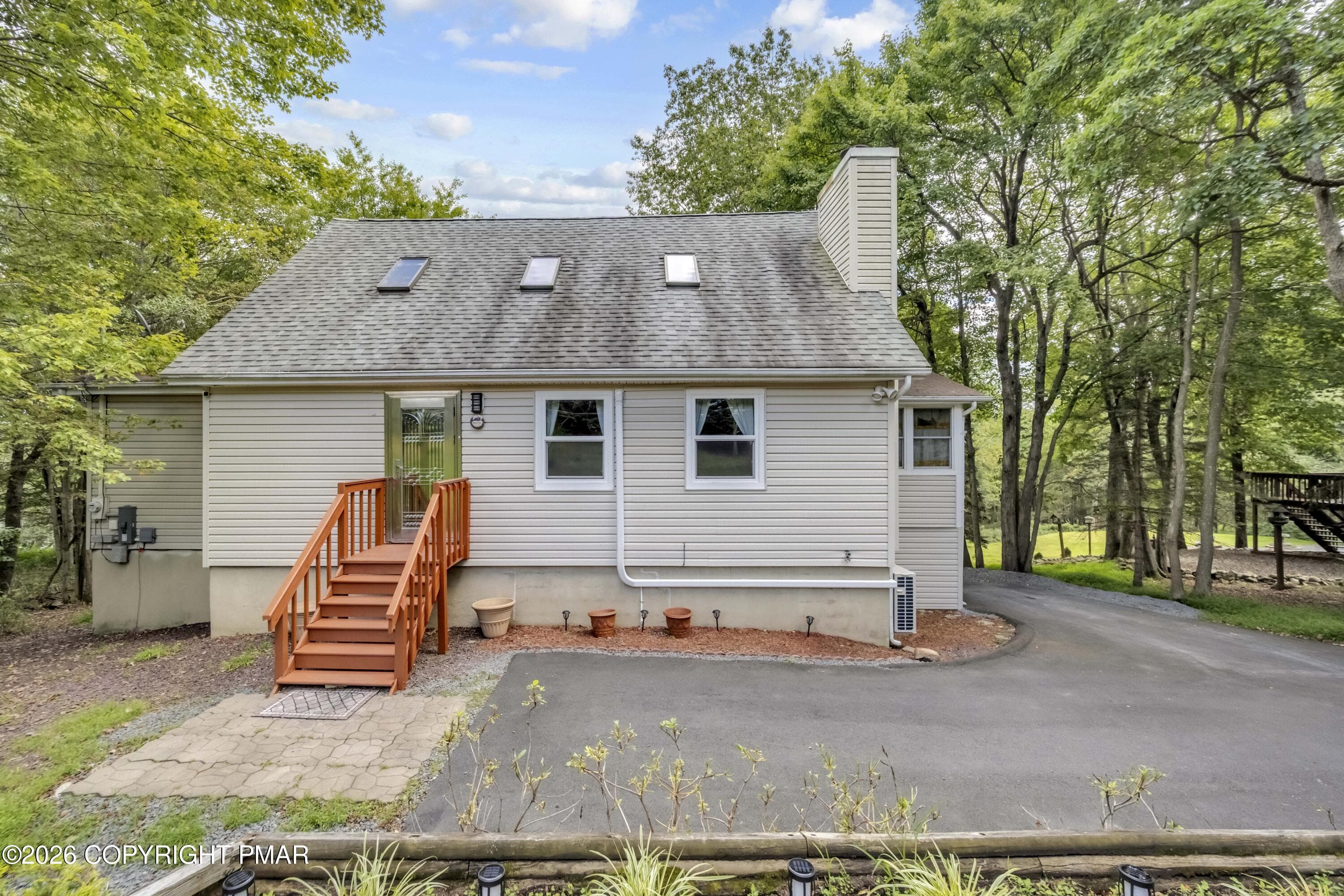 1658 Glade Drive, Long Pond, PA 18334