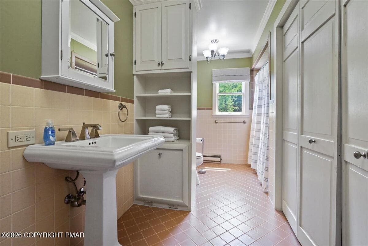 32-Photo Mar 25 2021, 1 13 17 PM - 145 Camelback Road, Tannersville, PA 18372