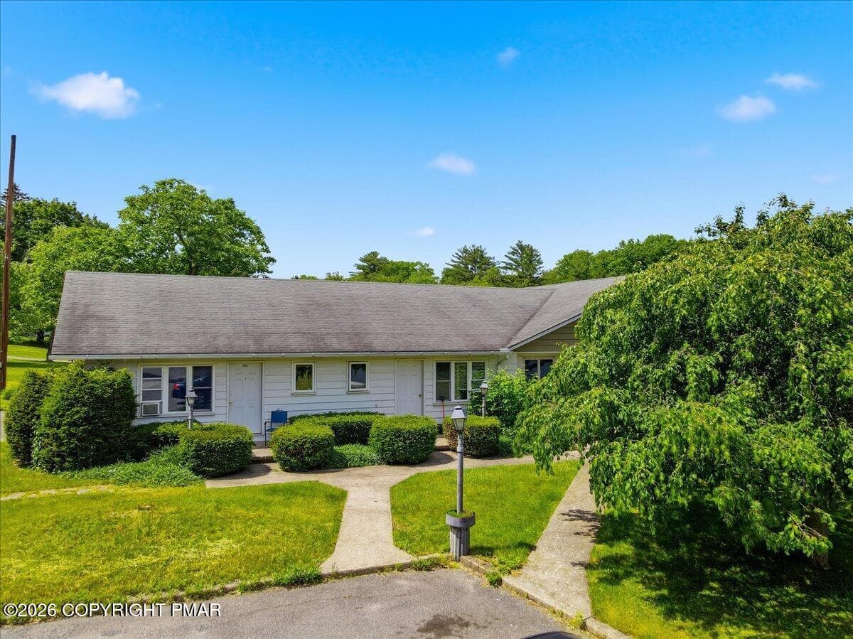 3 Unit Home - 306 Merwinsburg Road, Effort, PA 18330, Effort