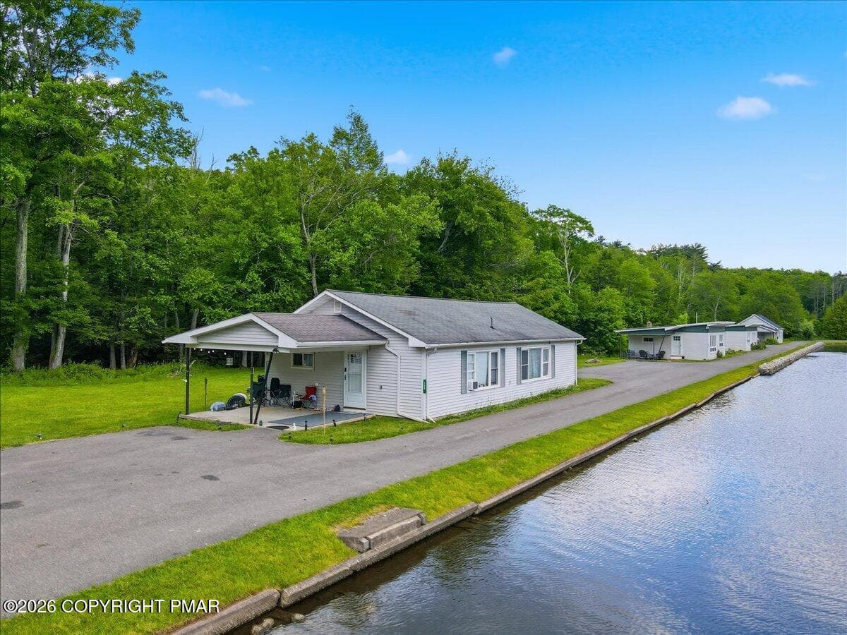 Cottage - 306 Merwinsburg Road, Effort, PA 18330, Effort