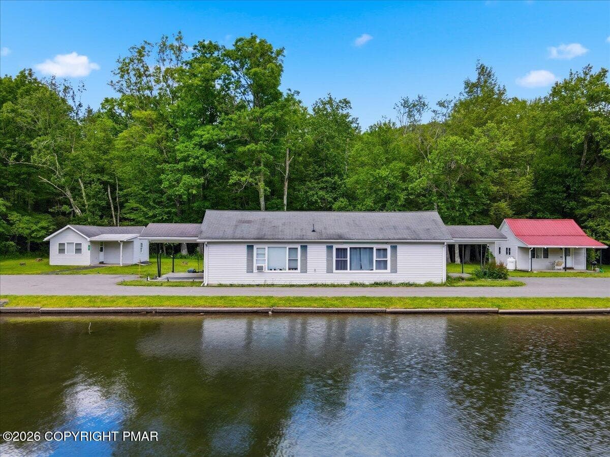 Cottage - 306 Merwinsburg Road, Effort, PA 18330, Effort