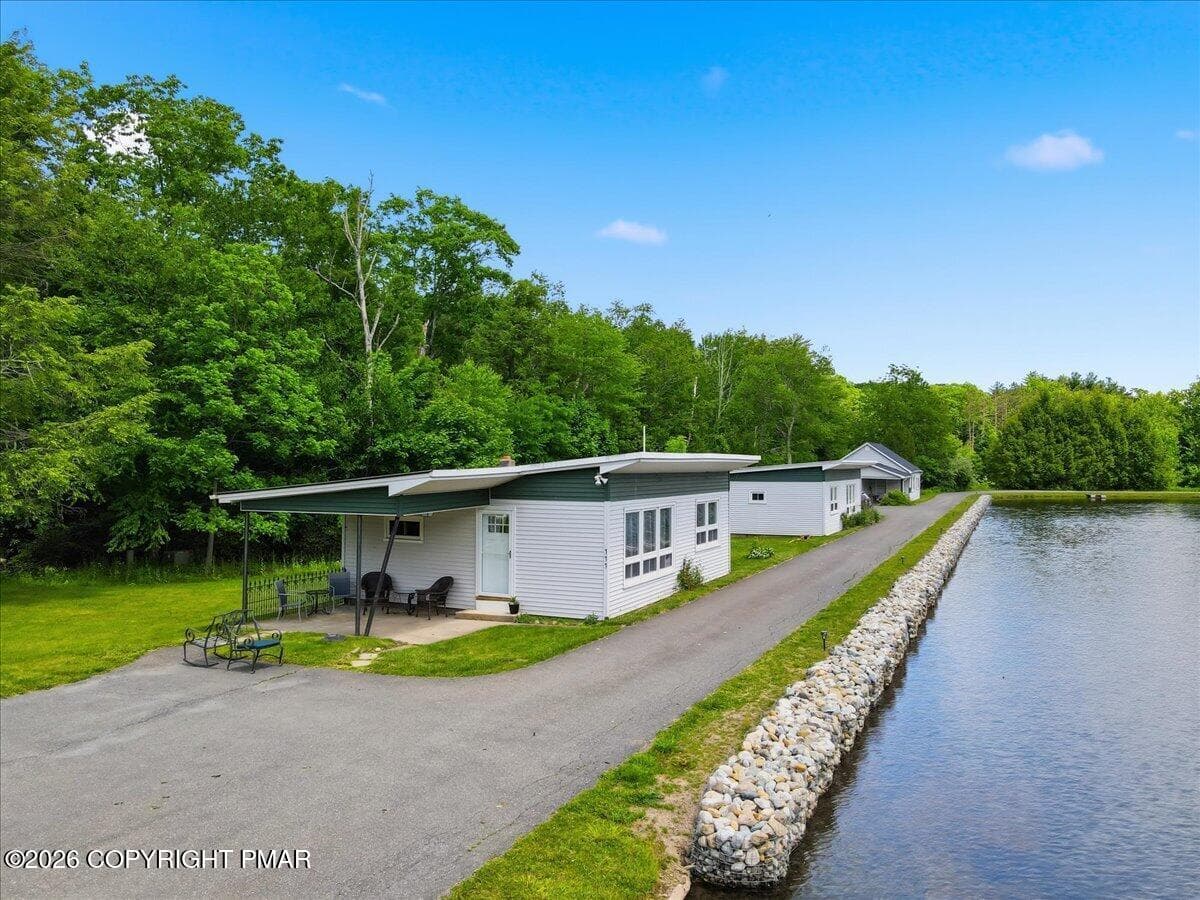 Cottage - 306 Merwinsburg Road, Effort, PA 18330, Effort