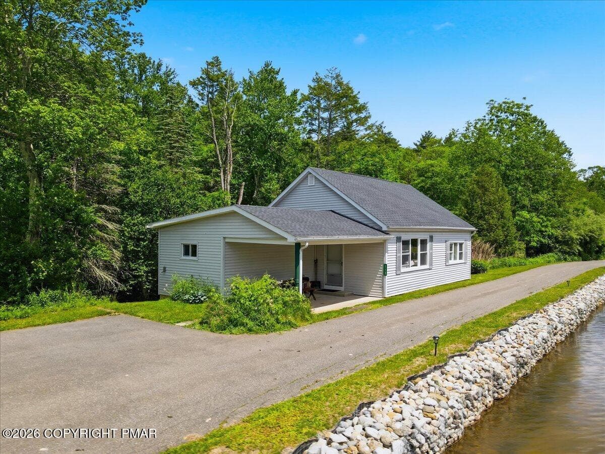Cottage - 306 Merwinsburg Road, Effort, PA 18330, Effort