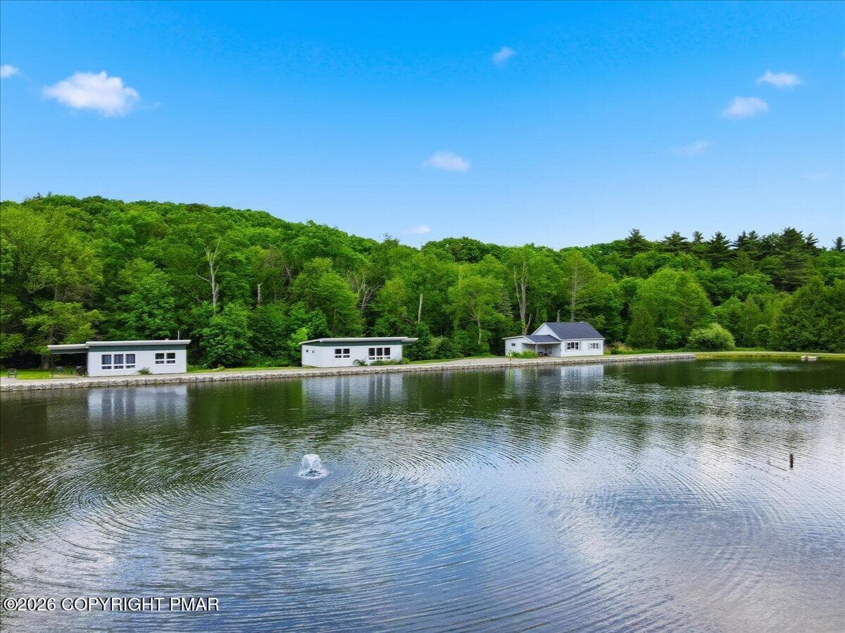 Lake and Cottages - 306 Merwinsburg Road, Effort, PA 18330, Effort