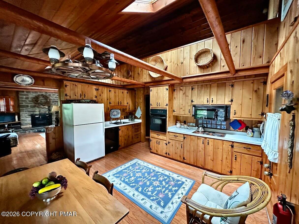 kitchen 4 - 322 Crescent Lake Road, Scotrun, PA 18355, Scotrun
