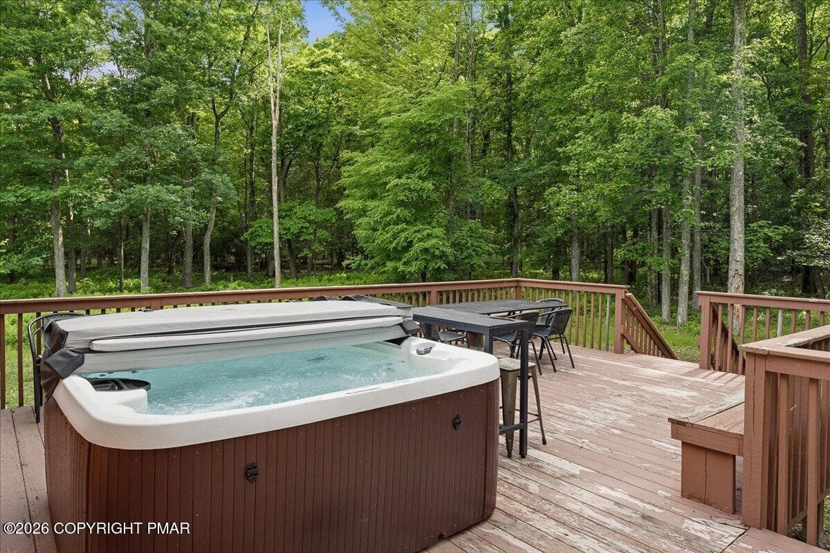Hot Tub - 255 Hillary Drive W, Freeland, PA 18224, Freeland