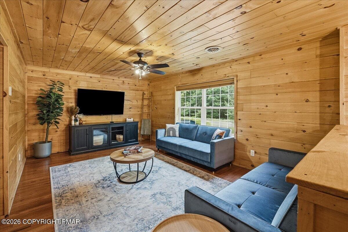 Living Room - 255 Hillary Drive W, Freeland, PA 18224, Freeland