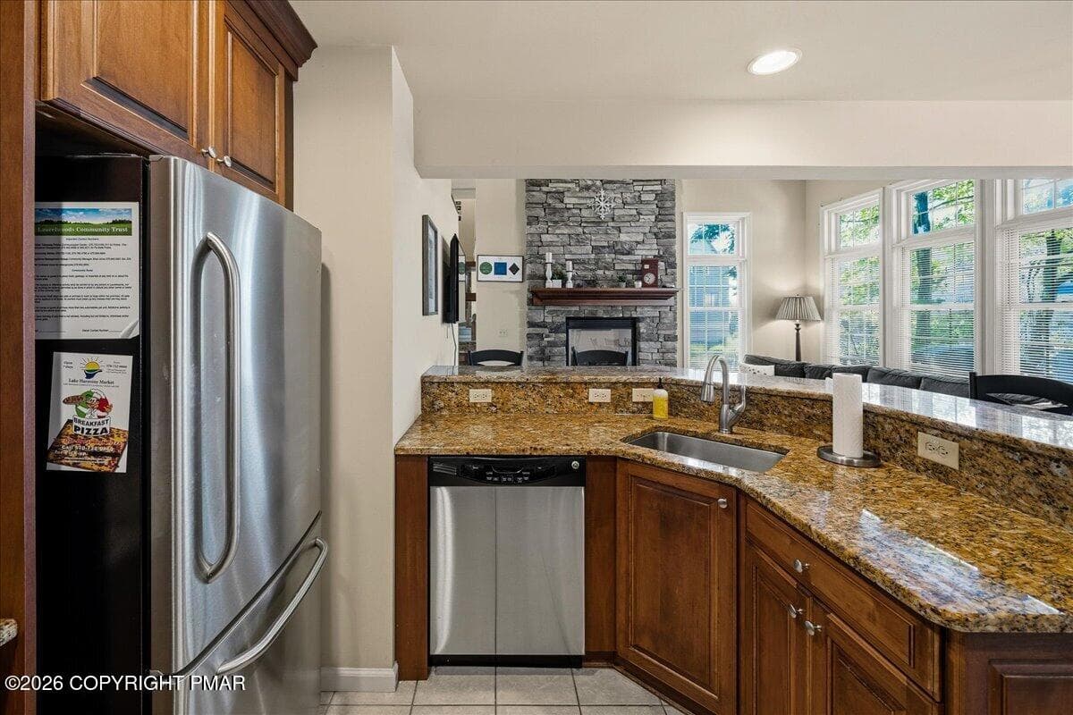 14-HomeView_Media-40_Summit_Wind_Dr - 40 Summit Wind Drive, Lake Harmony, PA 18624