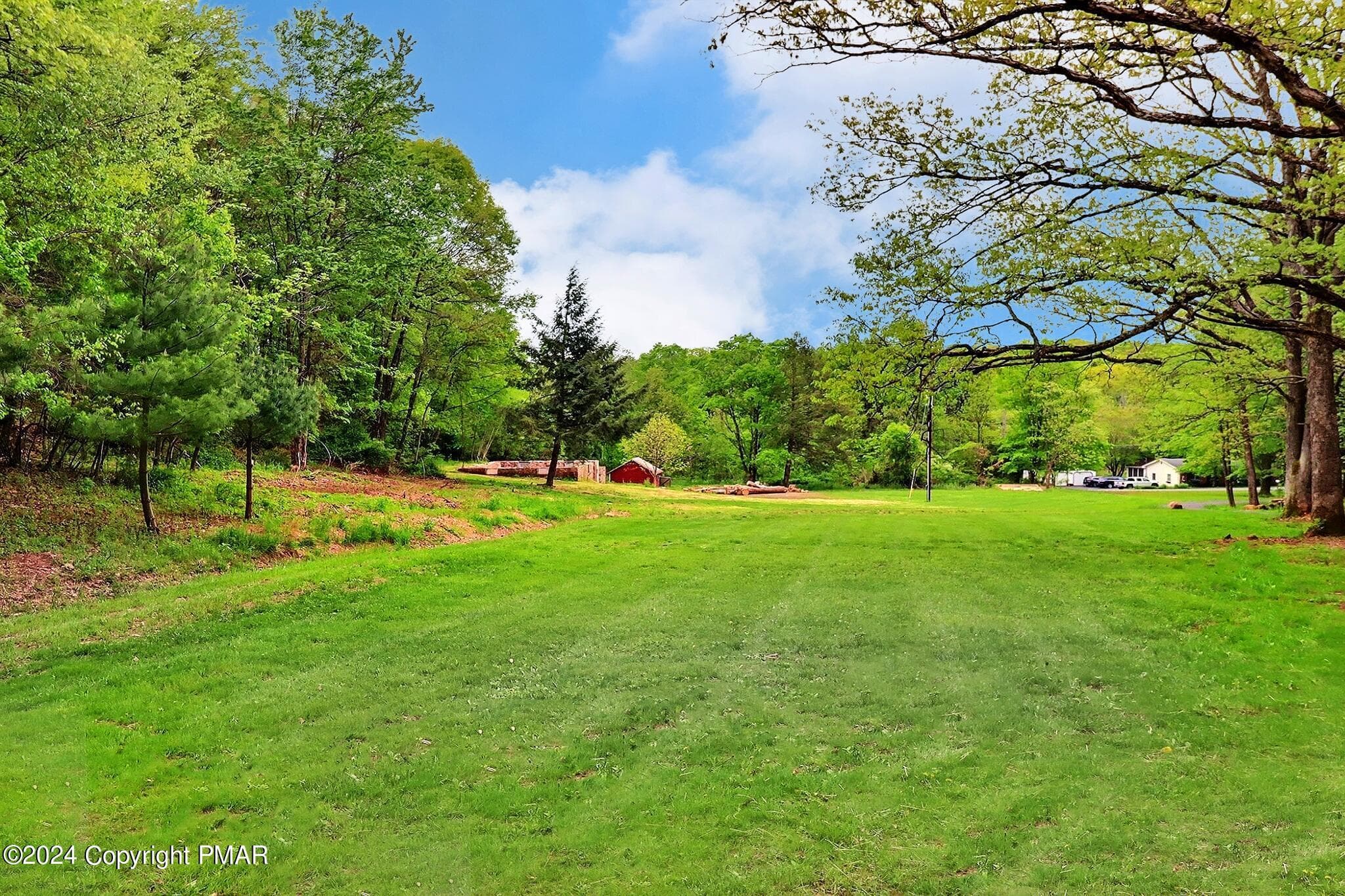Yard - 333 Merwinsburg Road, Effort, PA 18330, Effort