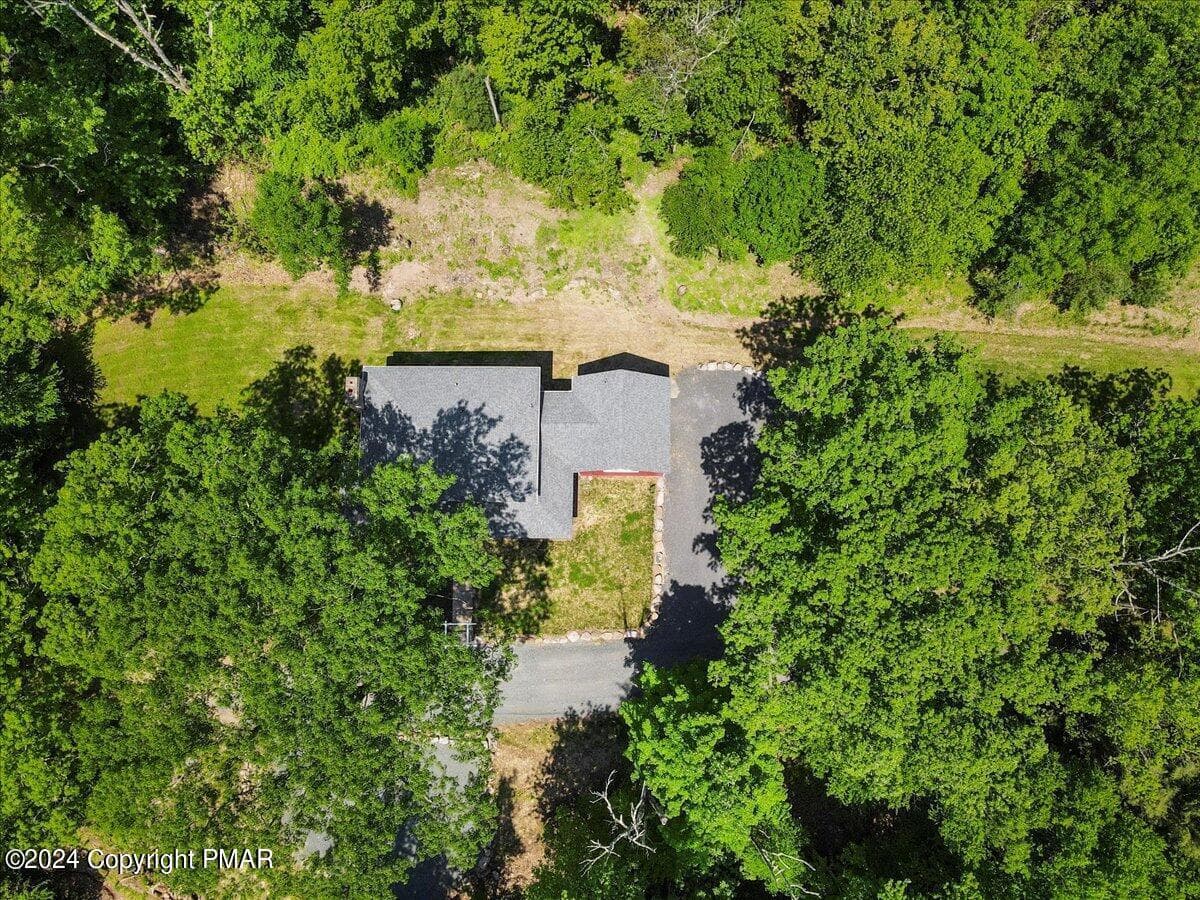 Ariel - 333 Merwinsburg Road, Effort, PA 18330, Effort