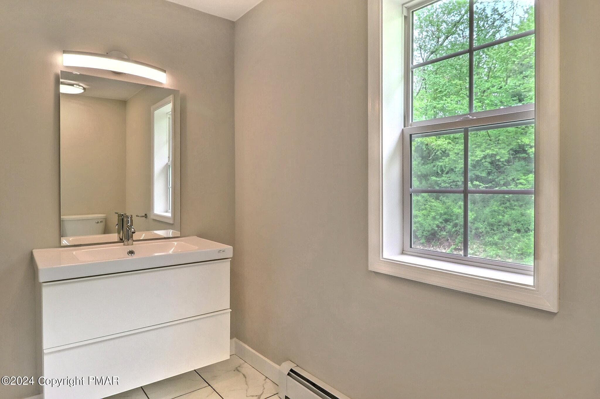 Main Bathroom - 333 Merwinsburg Road, Effort, PA 18330, Effort