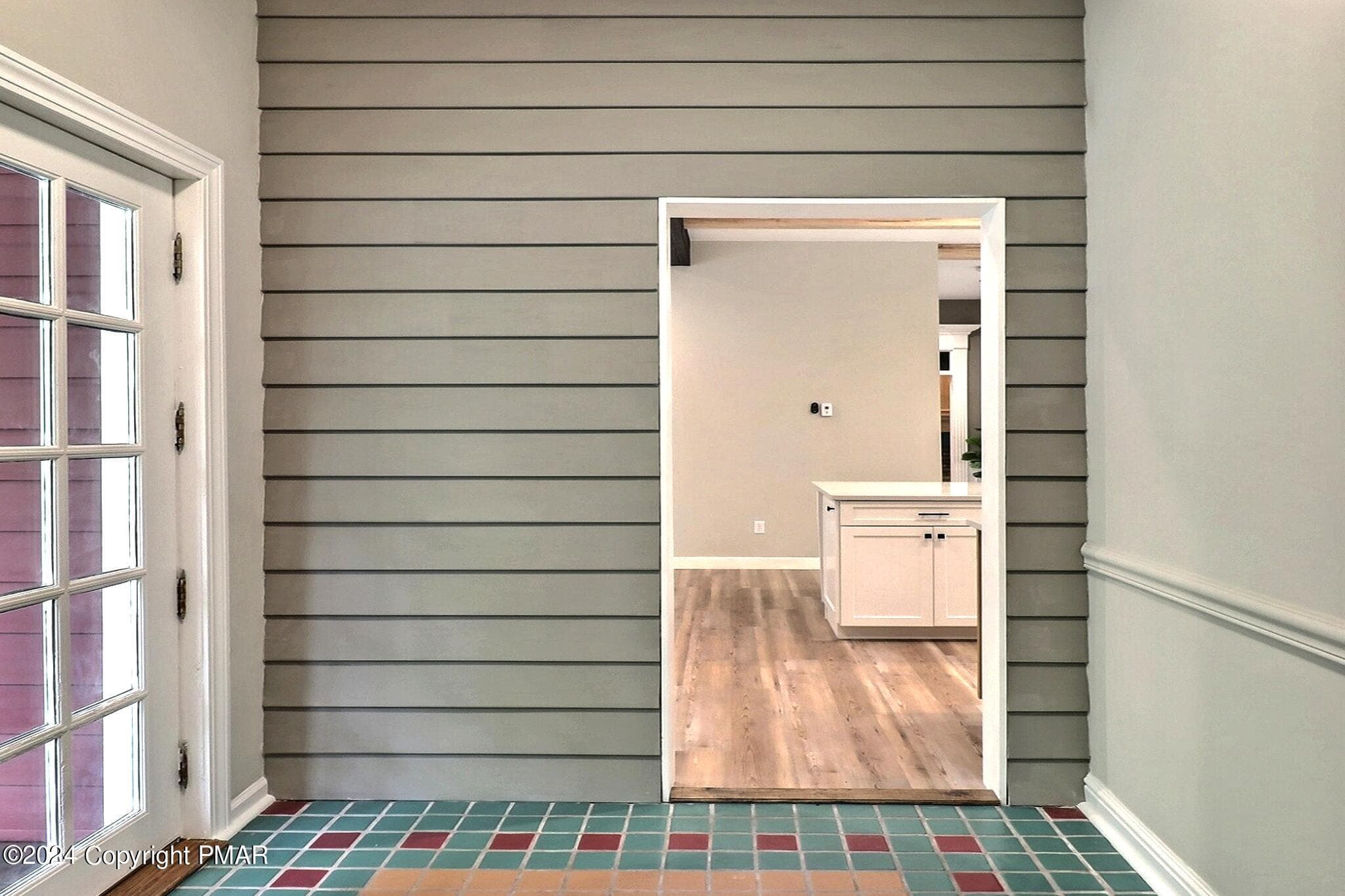 Mud Room - 333 Merwinsburg Road, Effort, PA 18330, Effort