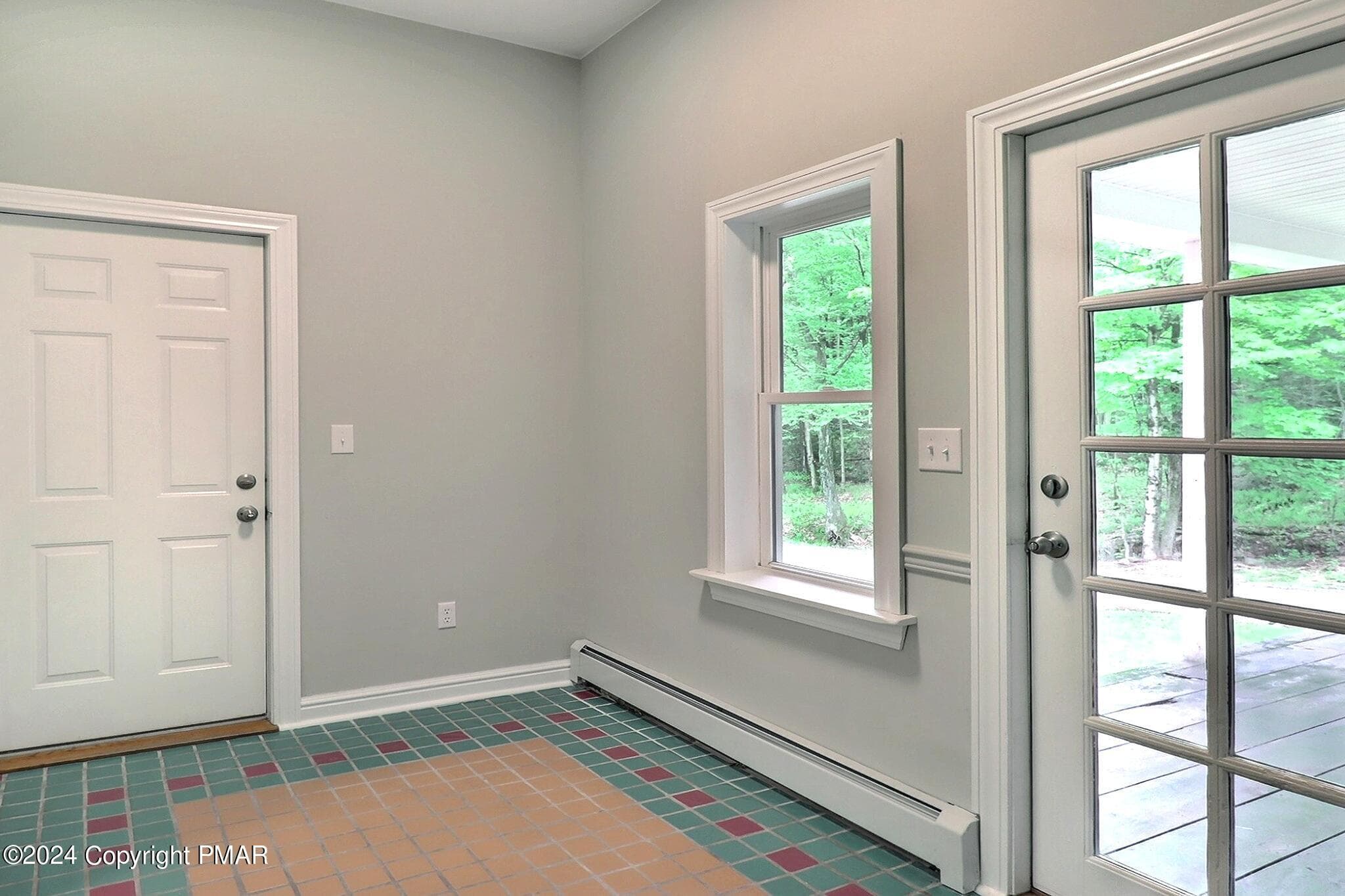 Mud Room - 333 Merwinsburg Road, Effort, PA 18330, Effort