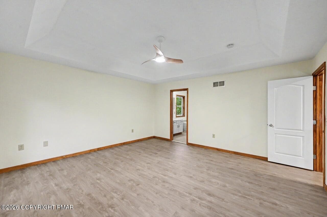 Expansive Primary Bedroom w/ Full Bath - 564 Cayuga Drive, Tobyhanna, PA 18466, Tobyhanna
