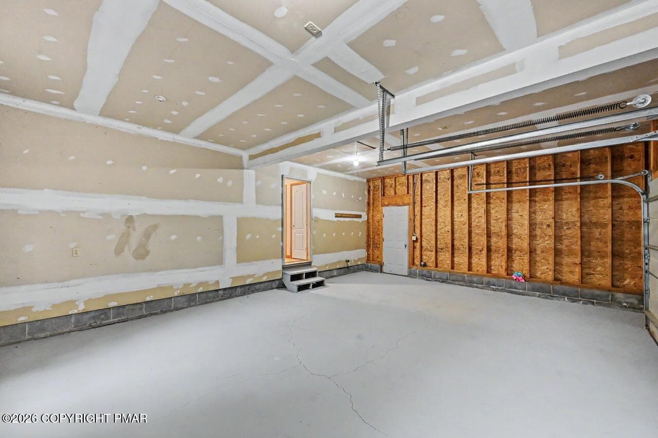 Unfinished Garage - 564 Cayuga Drive, Tobyhanna, PA 18466, Tobyhanna