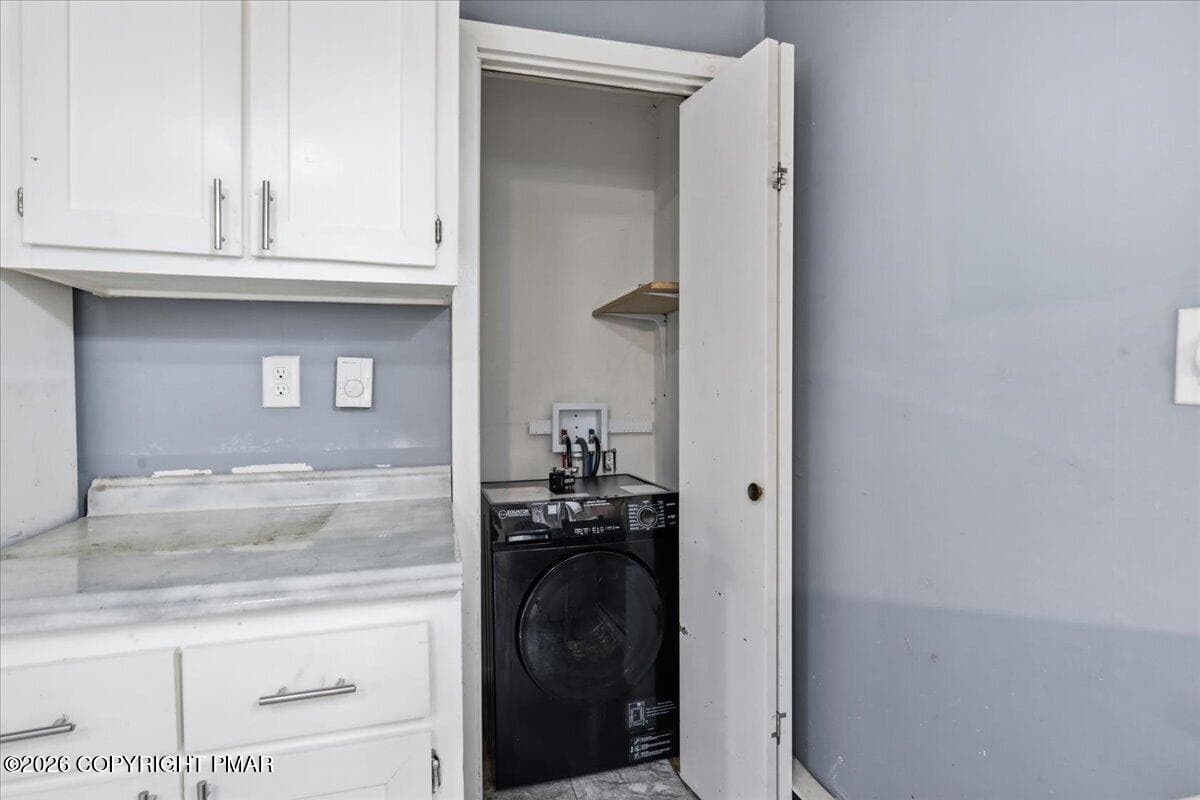 Laundry Closet - 337 Oak Hill Road, Hawley, PA 18428, Hawley