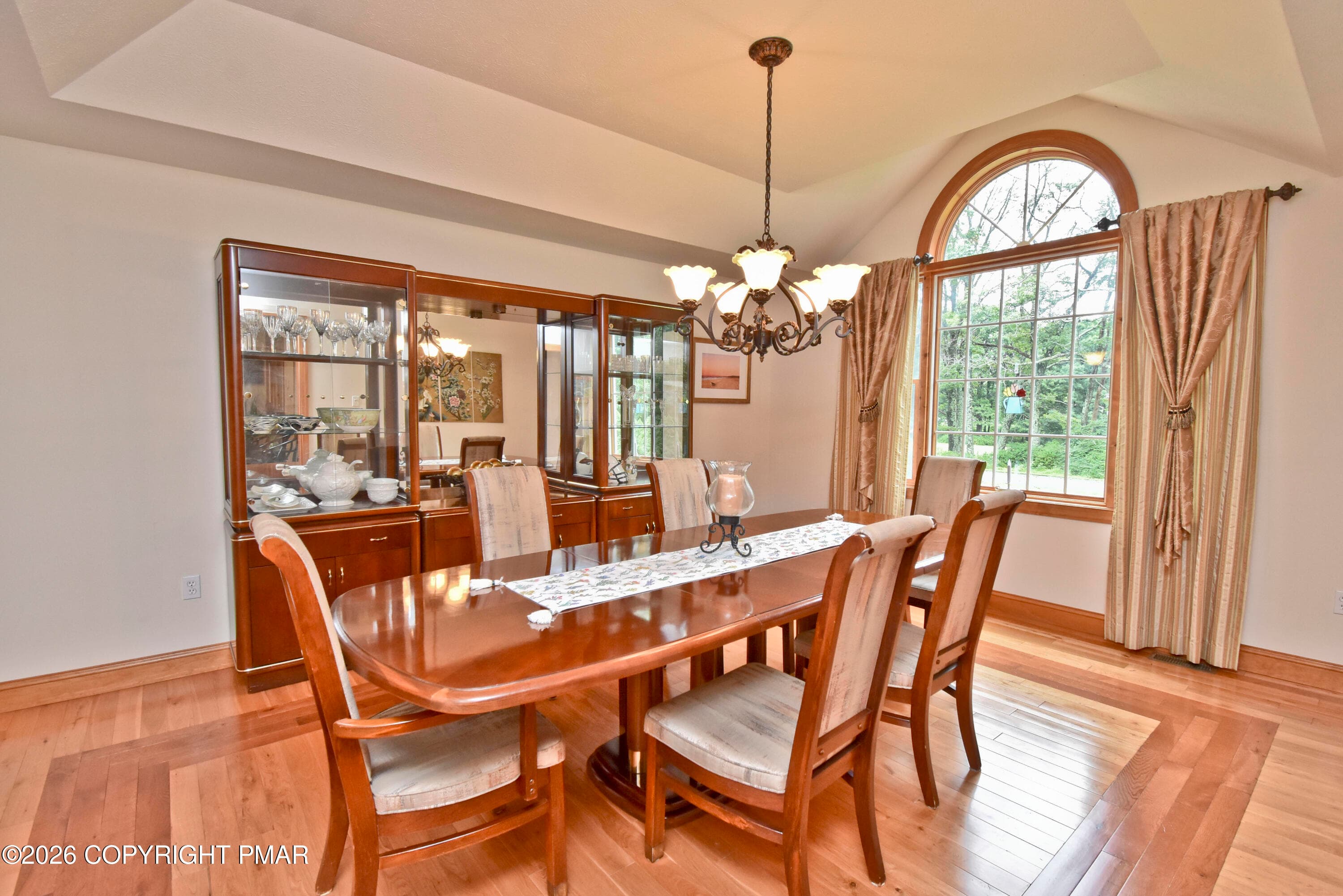 4 Dining (1) - 326 Sunset Avenue, Pocono Manor, PA 18349, Pocono Manor